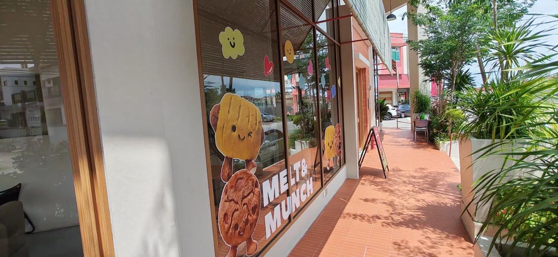 Shopfront glazing