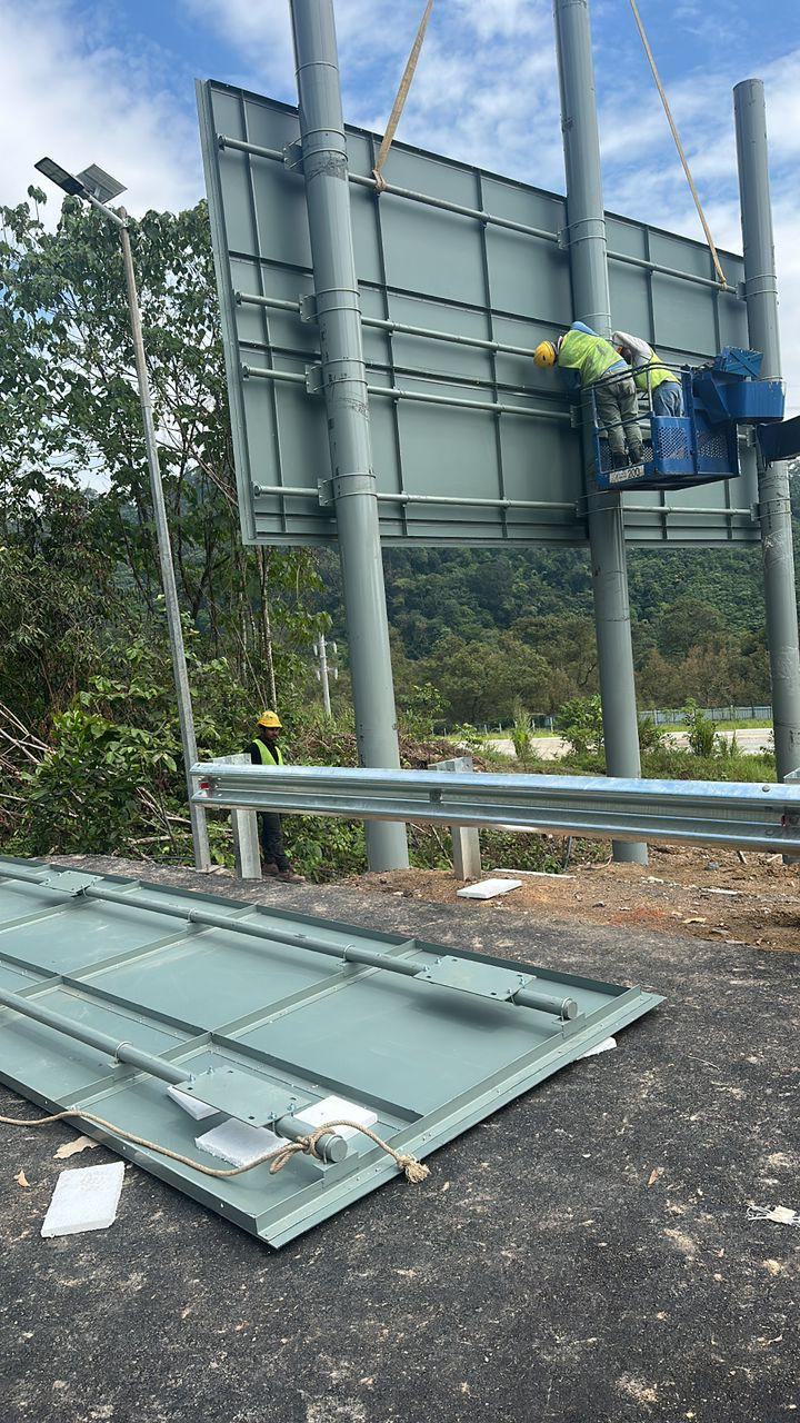 Gantry sign structure